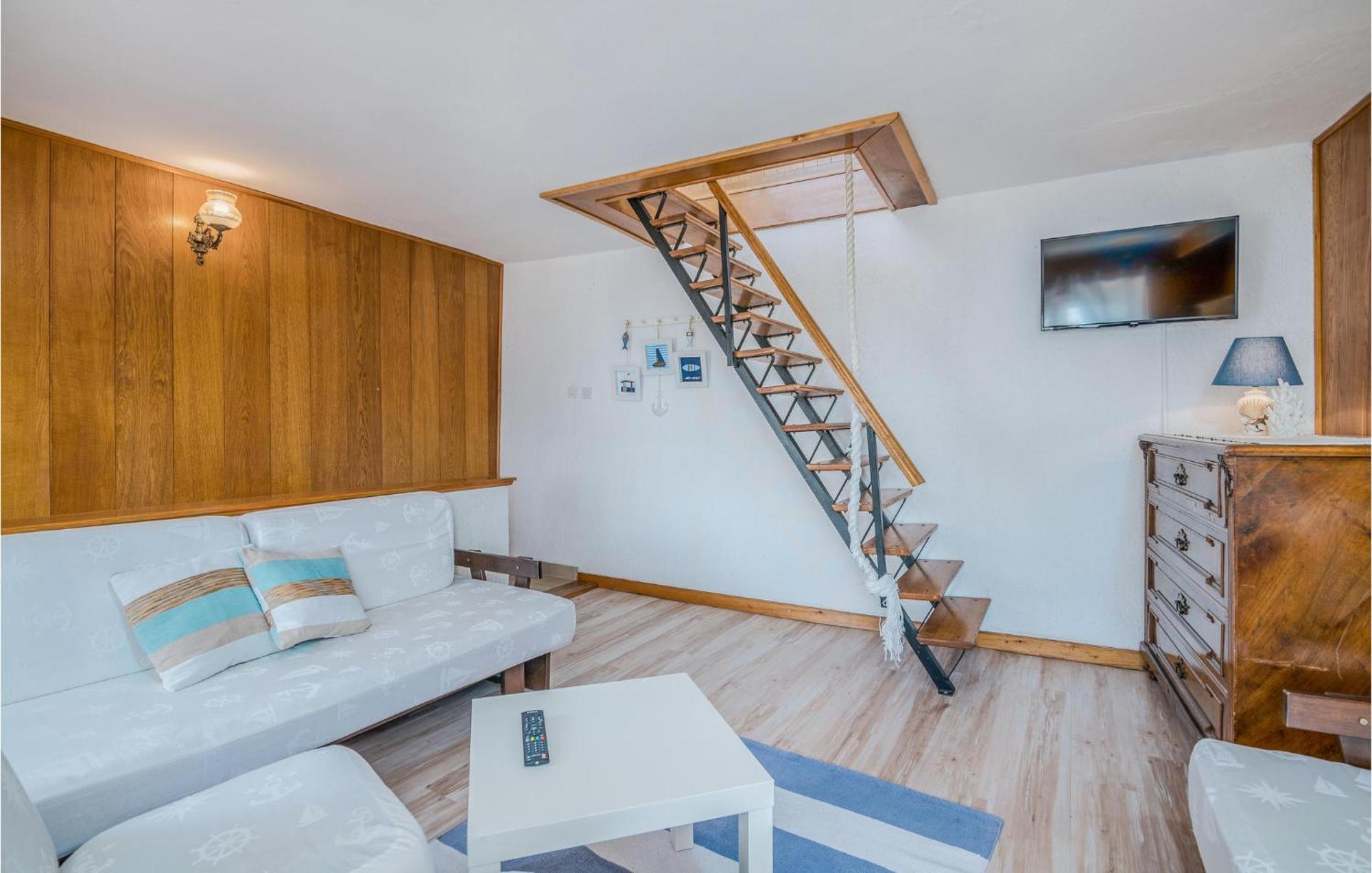 2 Bedroom Gorgeous Home In Baska Zewnętrze zdjęcie